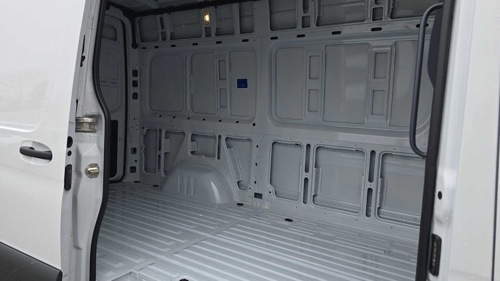 2025 Mercedes-Benz Sprinter Cargo Van 2500 Standard Roof I4 Diesel 144" RWD