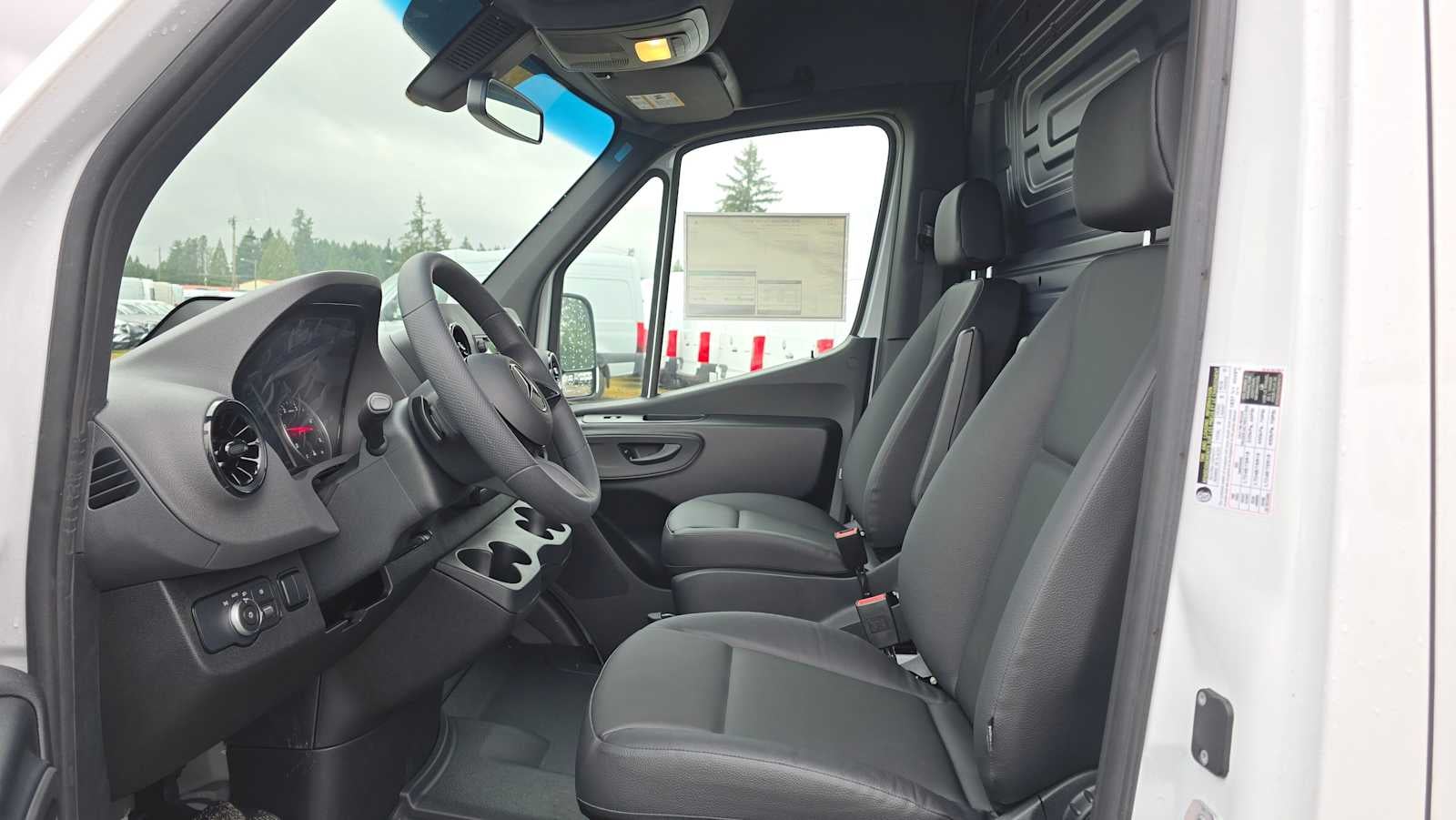 2025 Mercedes-Benz Sprinter Cargo Van 2500 Standard Roof I4 Diesel 144" RWD