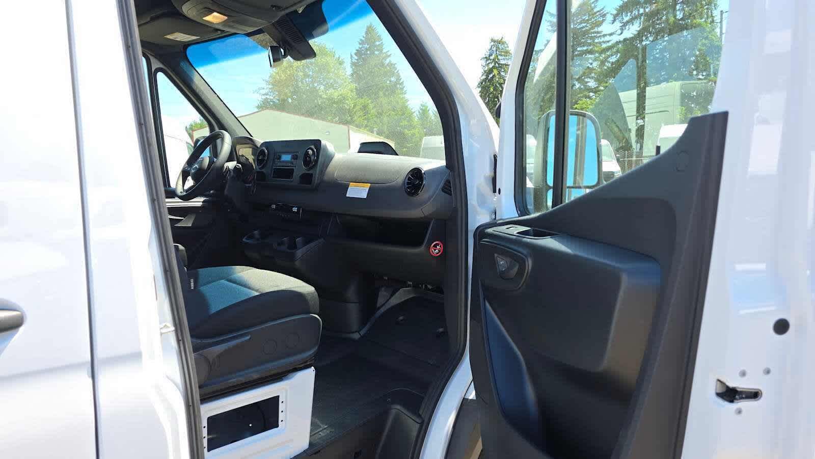 2025 Mercedes-Benz Sprinter Cargo Van 2500 Standard Roof I4 Diesel 144 RWD