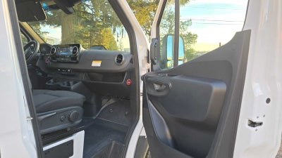 2025 Mercedes-Benz Sprinter Cargo Van 2500 Standard Roof I4 Diesel 144" RWD