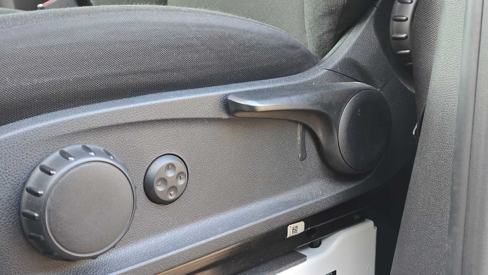 2025 Mercedes-Benz Sprinter Cargo Van 2500 Standard Roof I4 Diesel 144" RWD