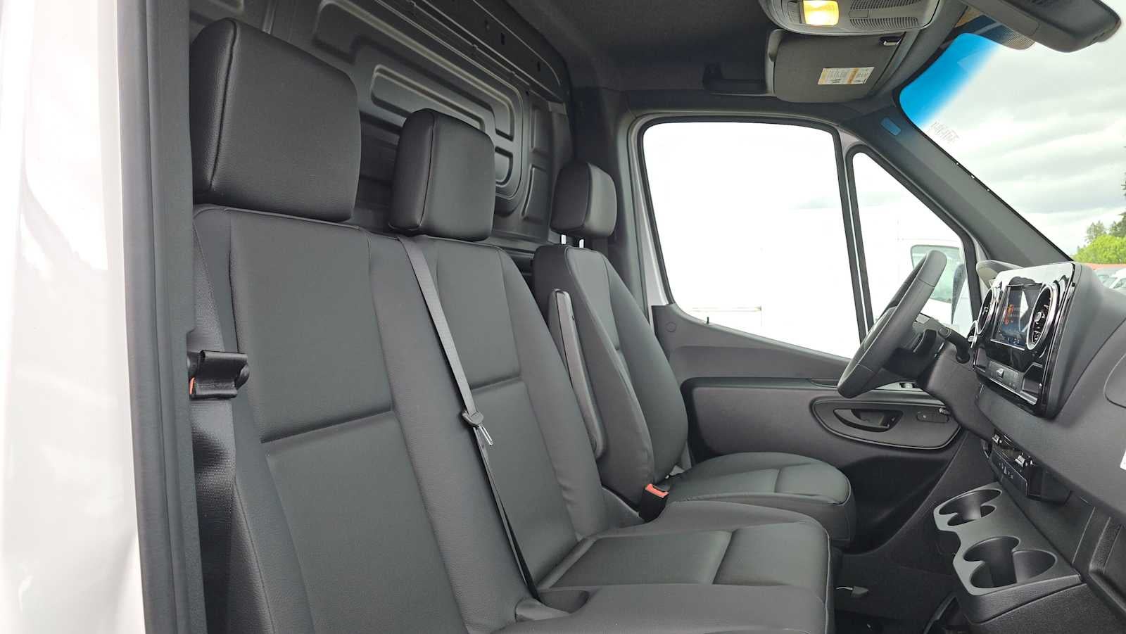 2026 Mercedes-Benz Sprinter 2500 Standard Roof I4 Diesel 144 RWD
