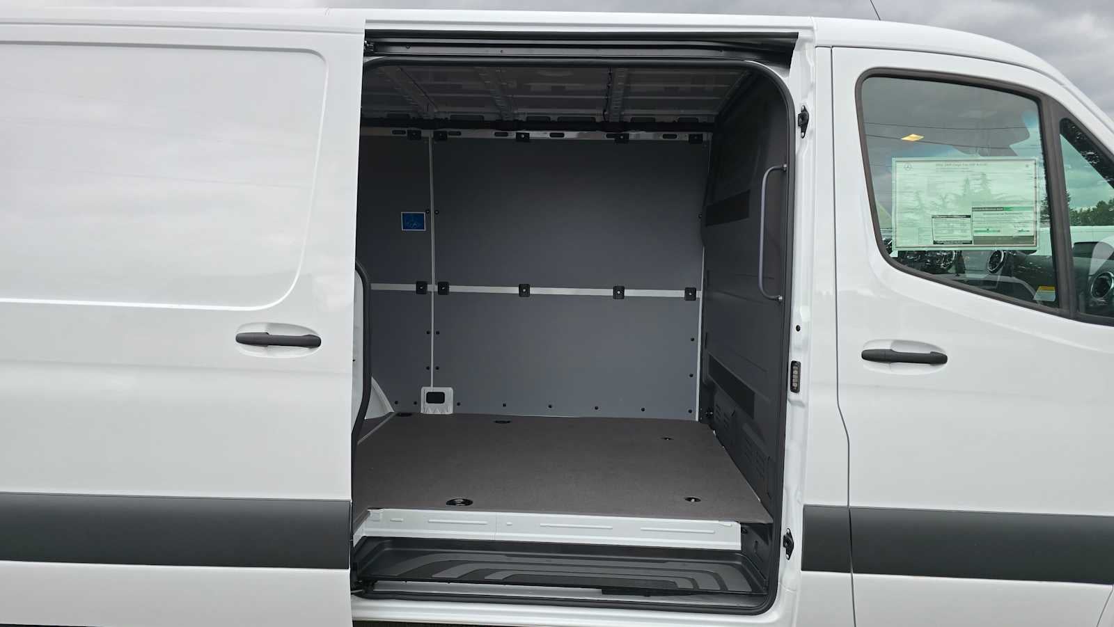 2026 Mercedes-Benz Sprinter 2500 Standard Roof I4 Diesel 144 RWD
