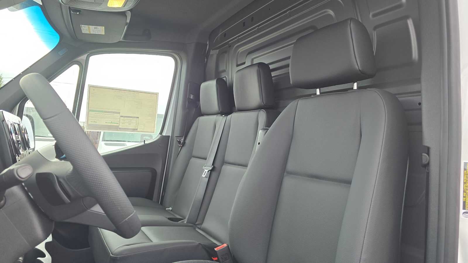 2026 Mercedes-Benz Sprinter 2500 Standard Roof I4 Diesel 144 RWD