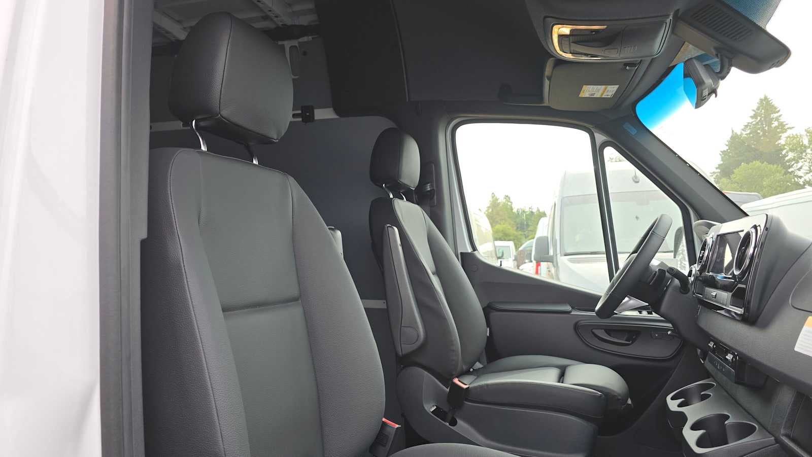 2026 Mercedes-Benz Sprinter 2500 Standard Roof I4 Diesel 144 RWD