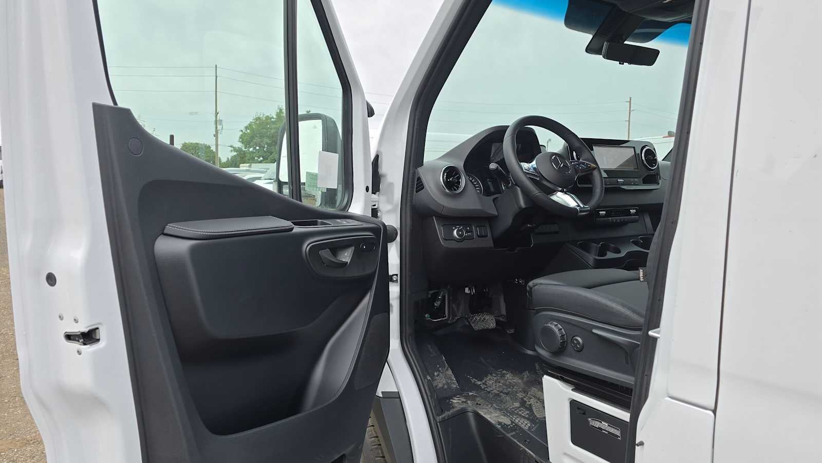 2026 Mercedes-Benz Sprinter 2500 Standard Roof I4 Diesel 144 RWD