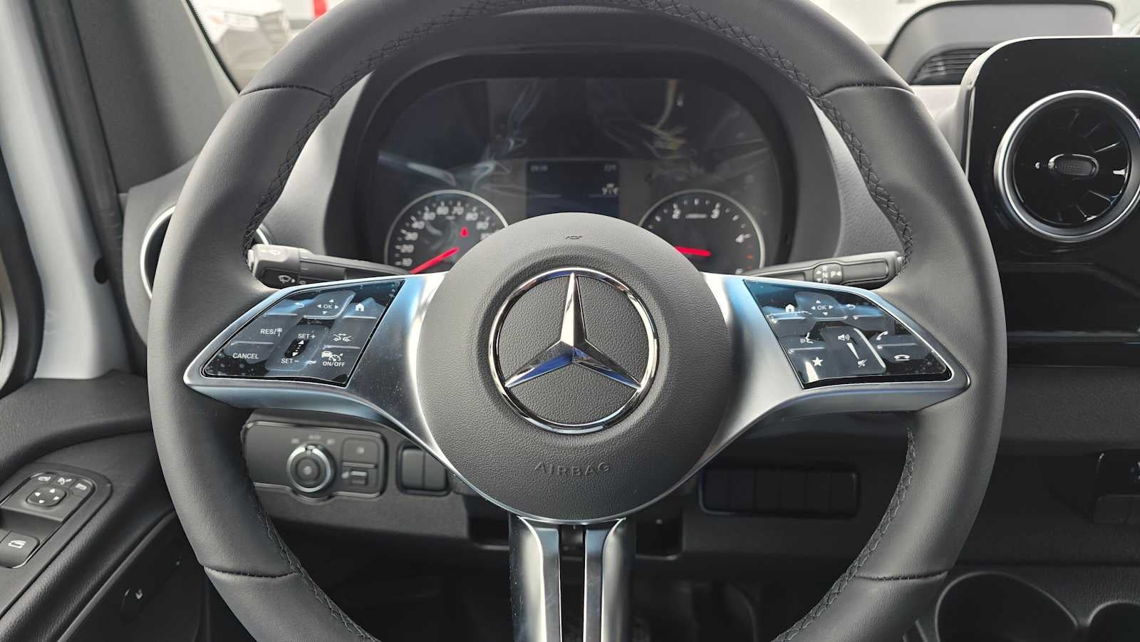 2026 Mercedes-Benz Sprinter 2500 Standard Roof I4 Diesel 144 RWD