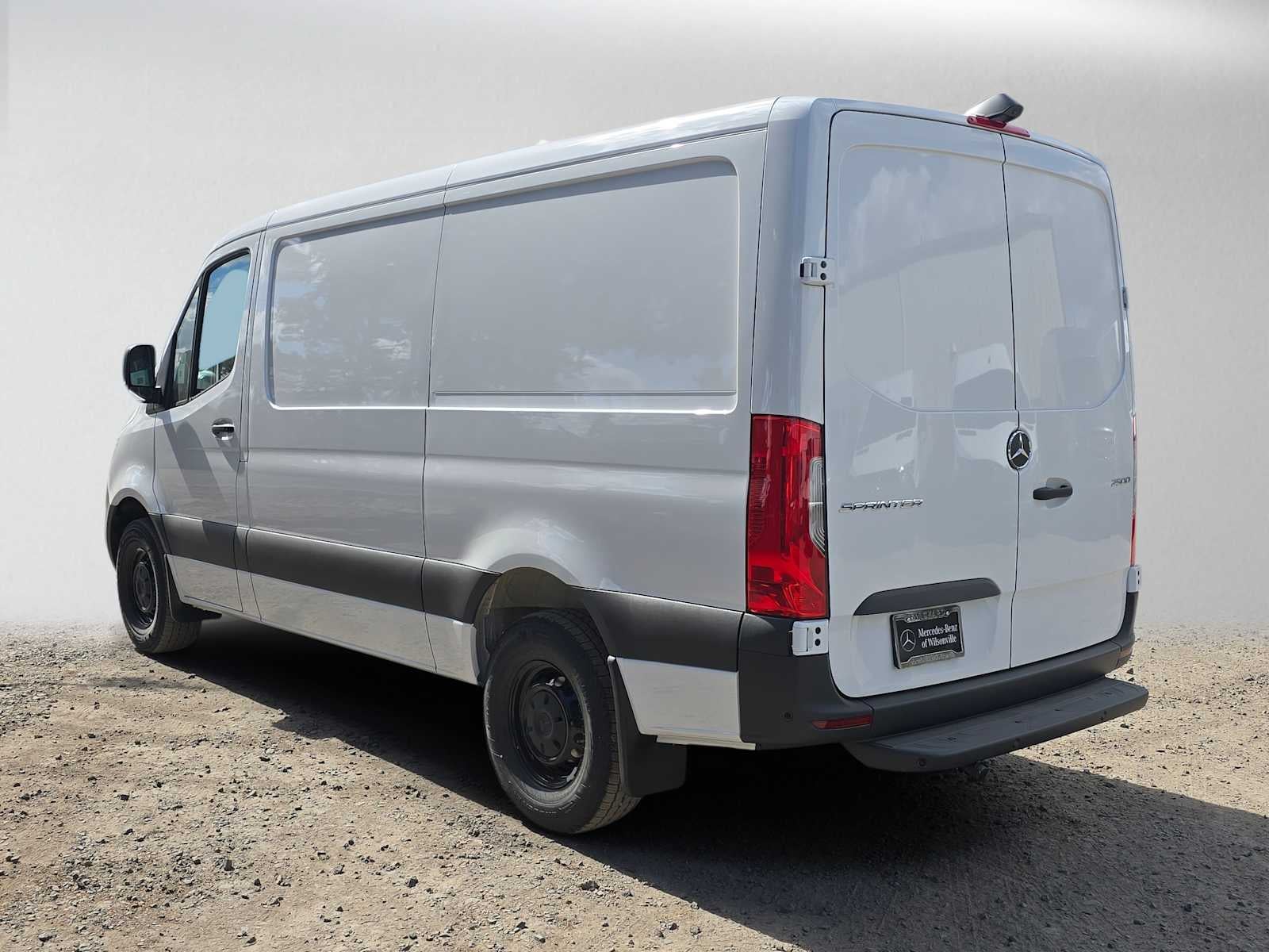 2026 Mercedes-Benz Sprinter Cargo 2500 Standard Roof I4 Diesel 144 RWD