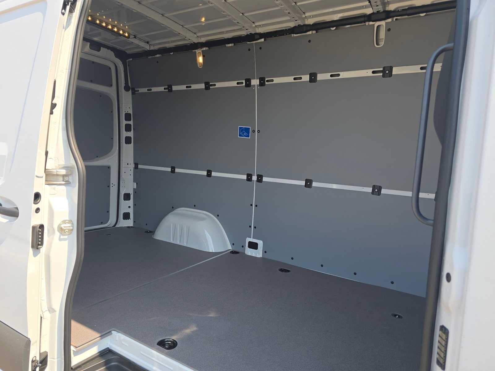 2026 Mercedes-Benz Sprinter Cargo 2500 Standard Roof I4 Diesel 144 RWD