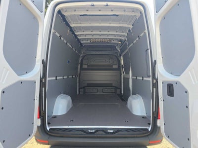 2026 Mercedes-Benz Sprinter Cargo 2500 Standard Roof I4 Diesel 144 RWD