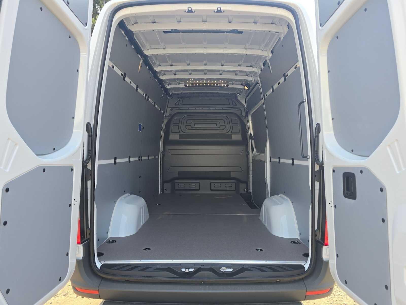 2026 Mercedes-Benz Sprinter Cargo 2500 Standard Roof I4 Diesel 144 RWD