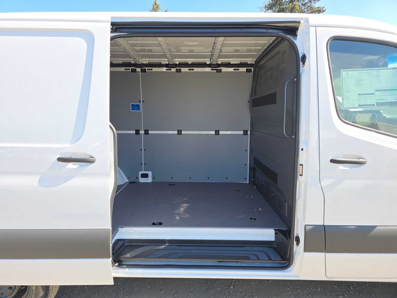2026 Mercedes-Benz Sprinter 2500 Standard Roof I4 Diesel 144 RWD