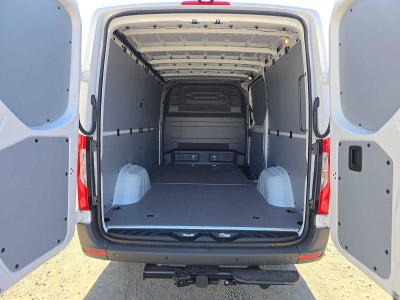 2026 Mercedes-Benz Sprinter 2500 Standard Roof I4 Diesel 144 RWD