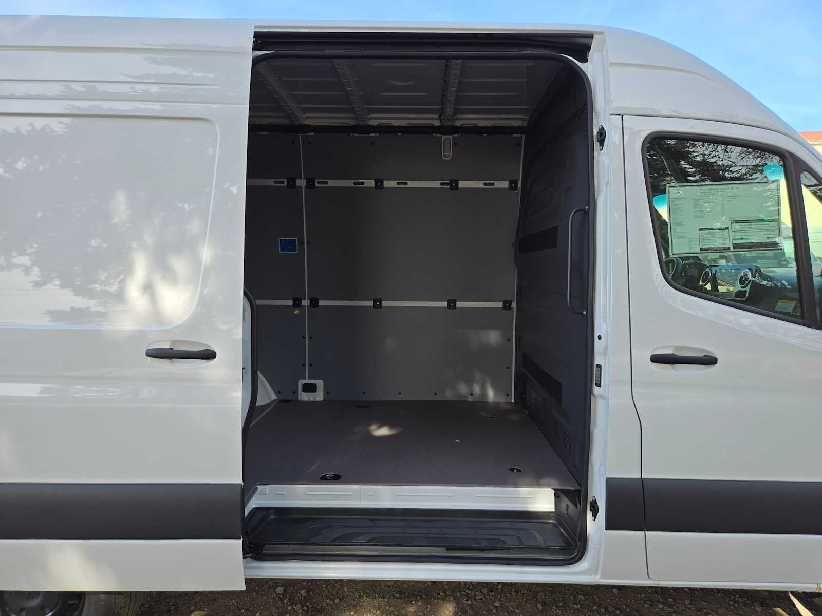 2026 Mercedes-Benz Sprinter Cargo 2500 Standard Roof I4 Diesel 144 RWD