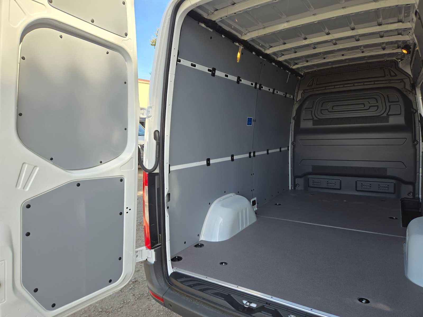 2026 Mercedes-Benz Sprinter Cargo 2500 Standard Roof I4 Diesel 144 RWD