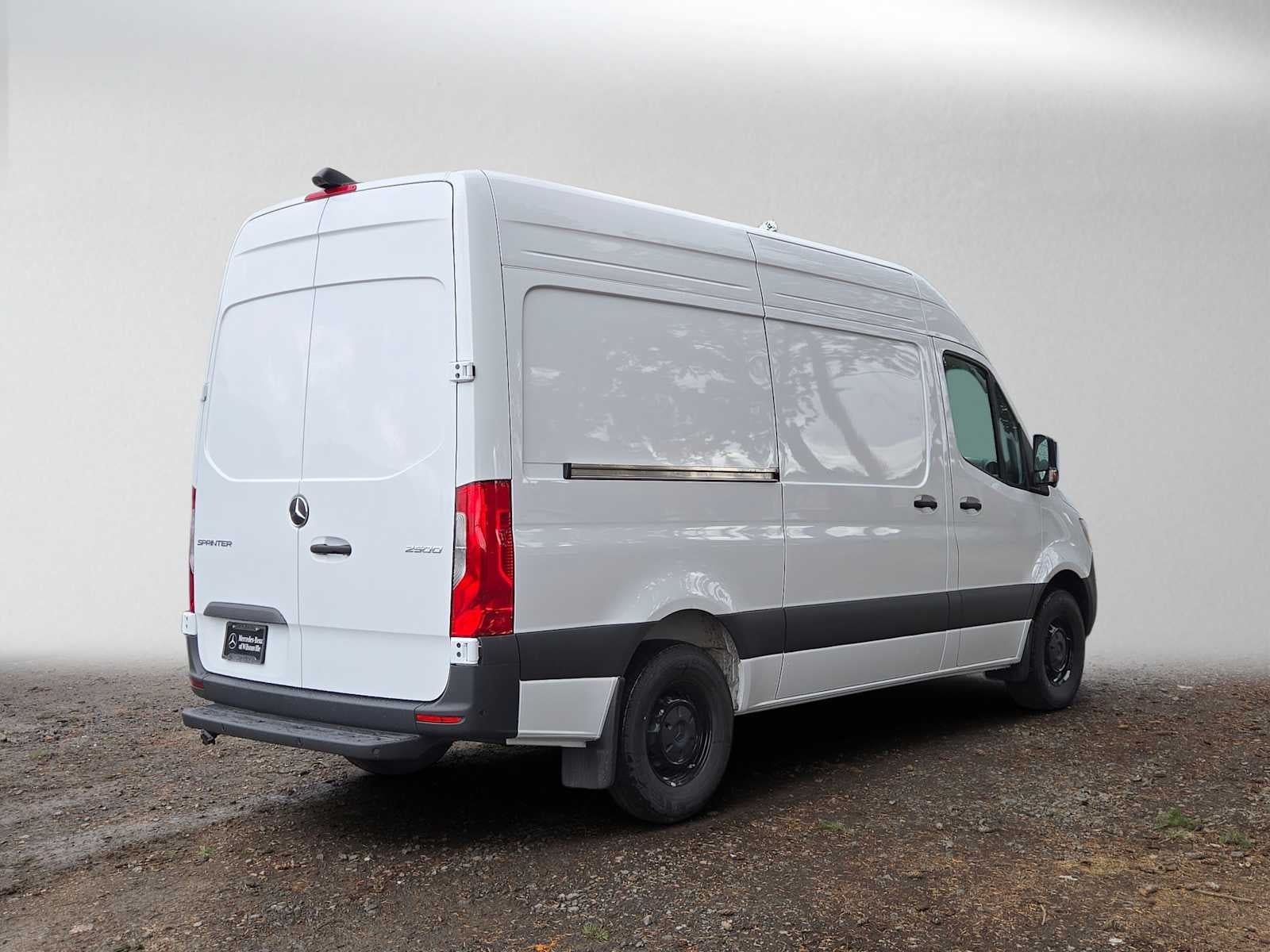 2026 Mercedes-Benz Sprinter Cargo 2500 Standard Roof I4 Diesel 144 RWD