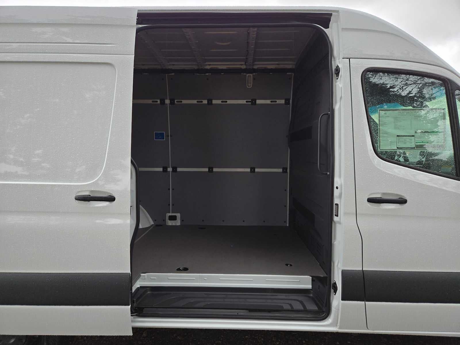 2026 Mercedes-Benz Sprinter Cargo 2500 Standard Roof I4 Diesel 144 RWD