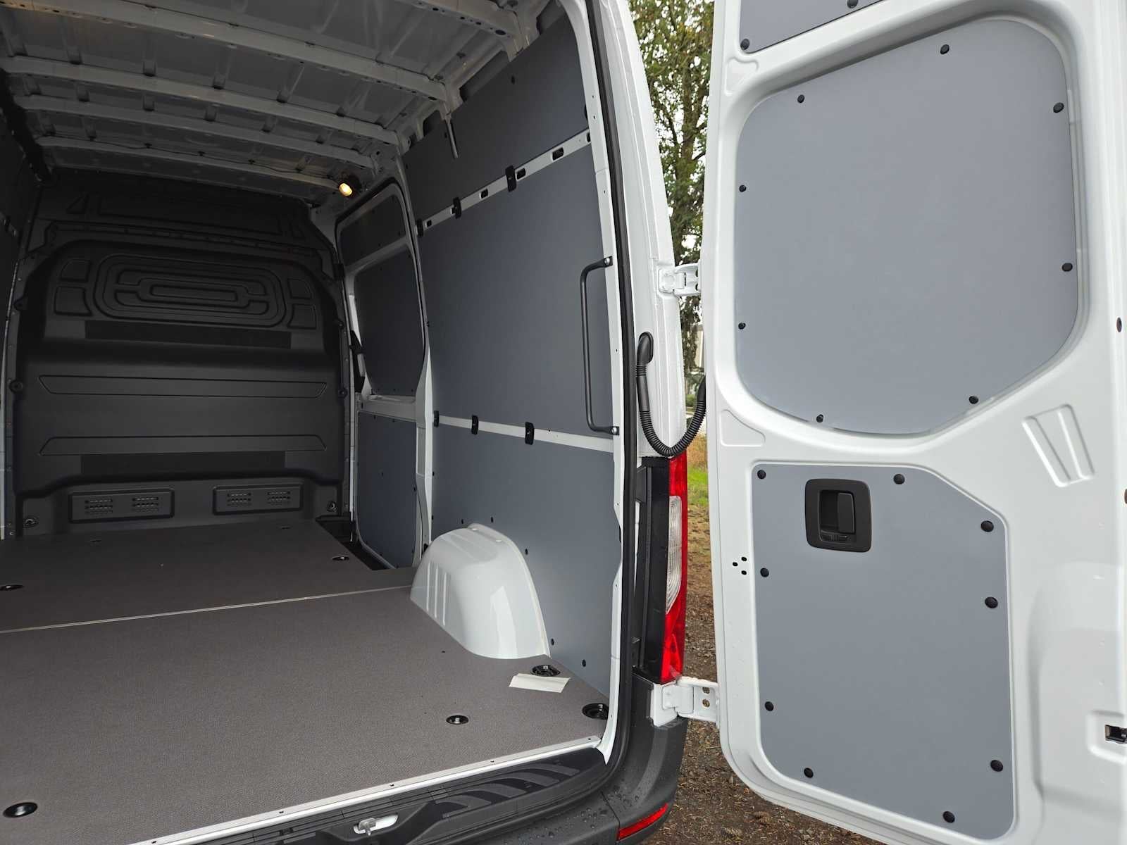 2026 Mercedes-Benz Sprinter Cargo 2500 Standard Roof I4 Diesel 144 RWD