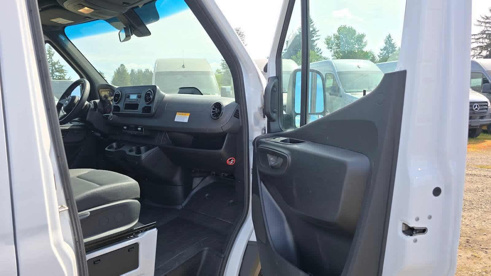 2025 Mercedes-Benz Sprinter Cargo Van 2500 Standard Roof I4 Diesel 144 RWD