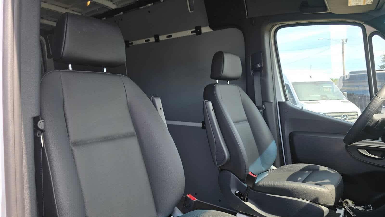 2025 Mercedes-Benz Sprinter Cargo Van 2500 Standard Roof I4 Diesel 144 RWD