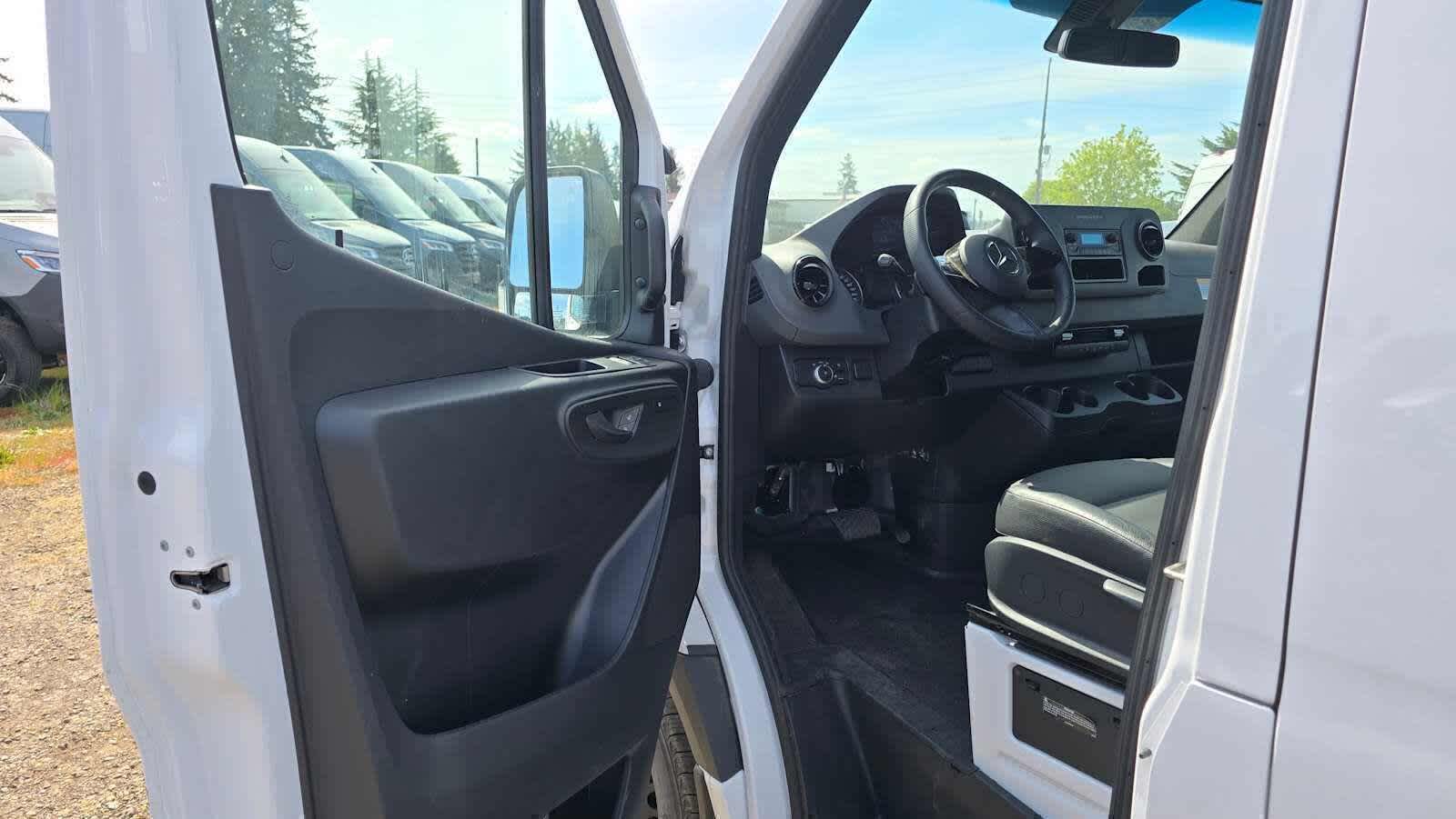 2025 Mercedes-Benz Sprinter Cargo Van 2500 Standard Roof I4 Diesel 144 RWD