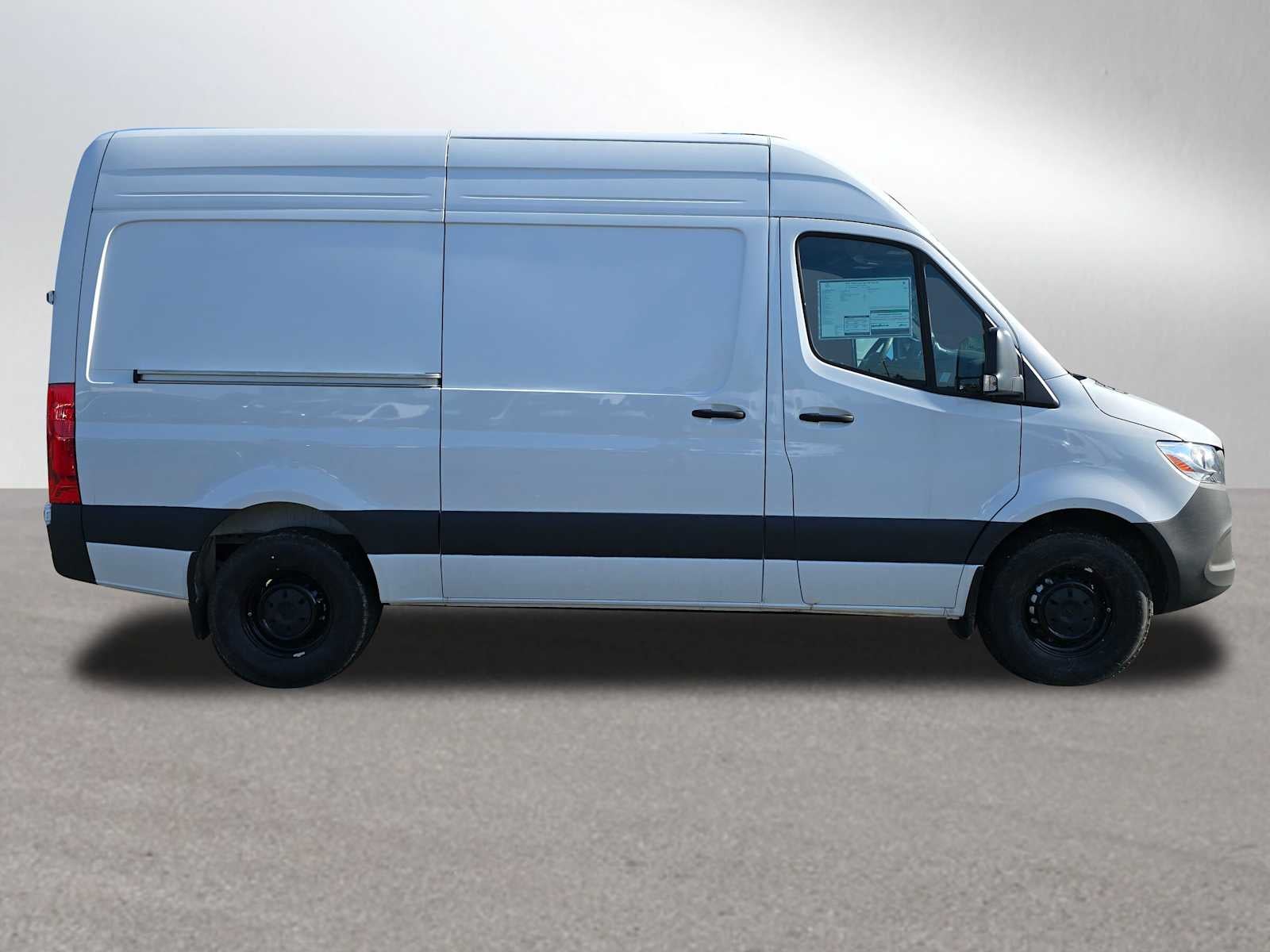 2025 Mercedes-Benz Sprinter Cargo Van 2500 Standard Roof I4 Diesel 144" RWD