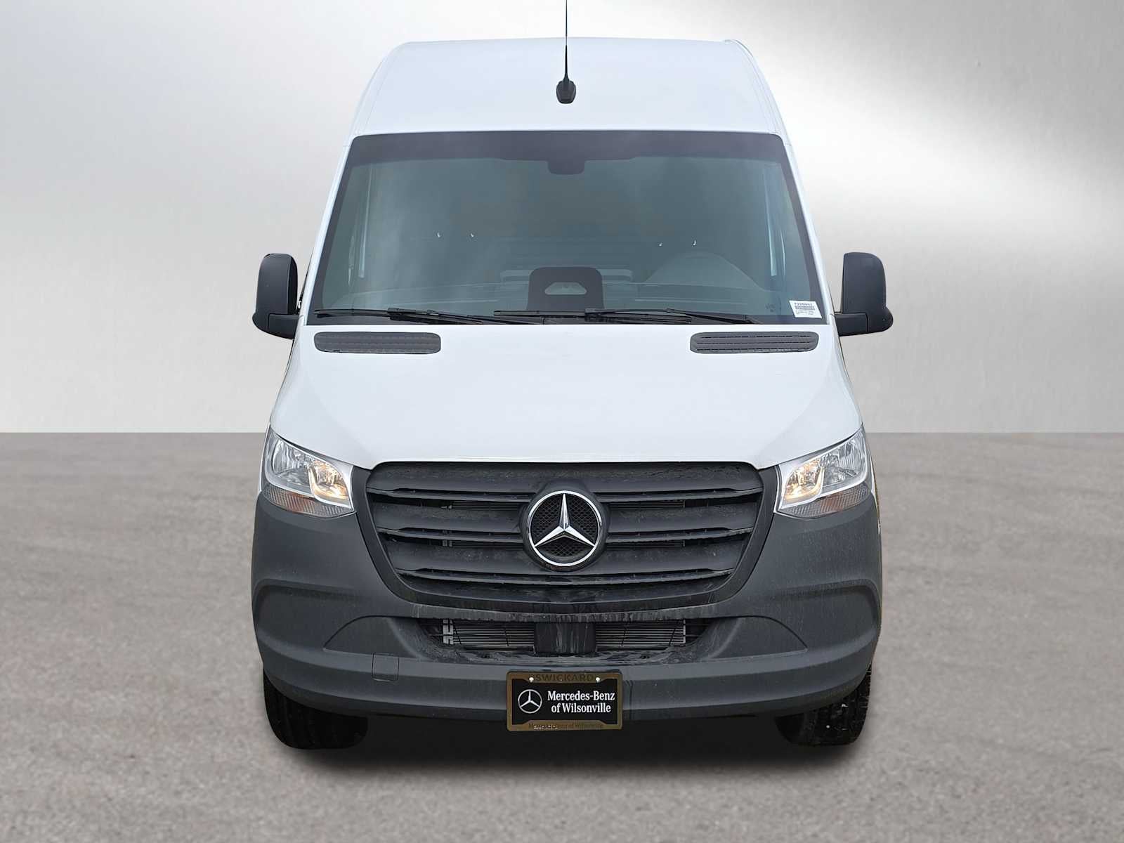 2025 Mercedes-Benz Sprinter Cargo Van 2500 Standard Roof I4 Diesel 144" RWD