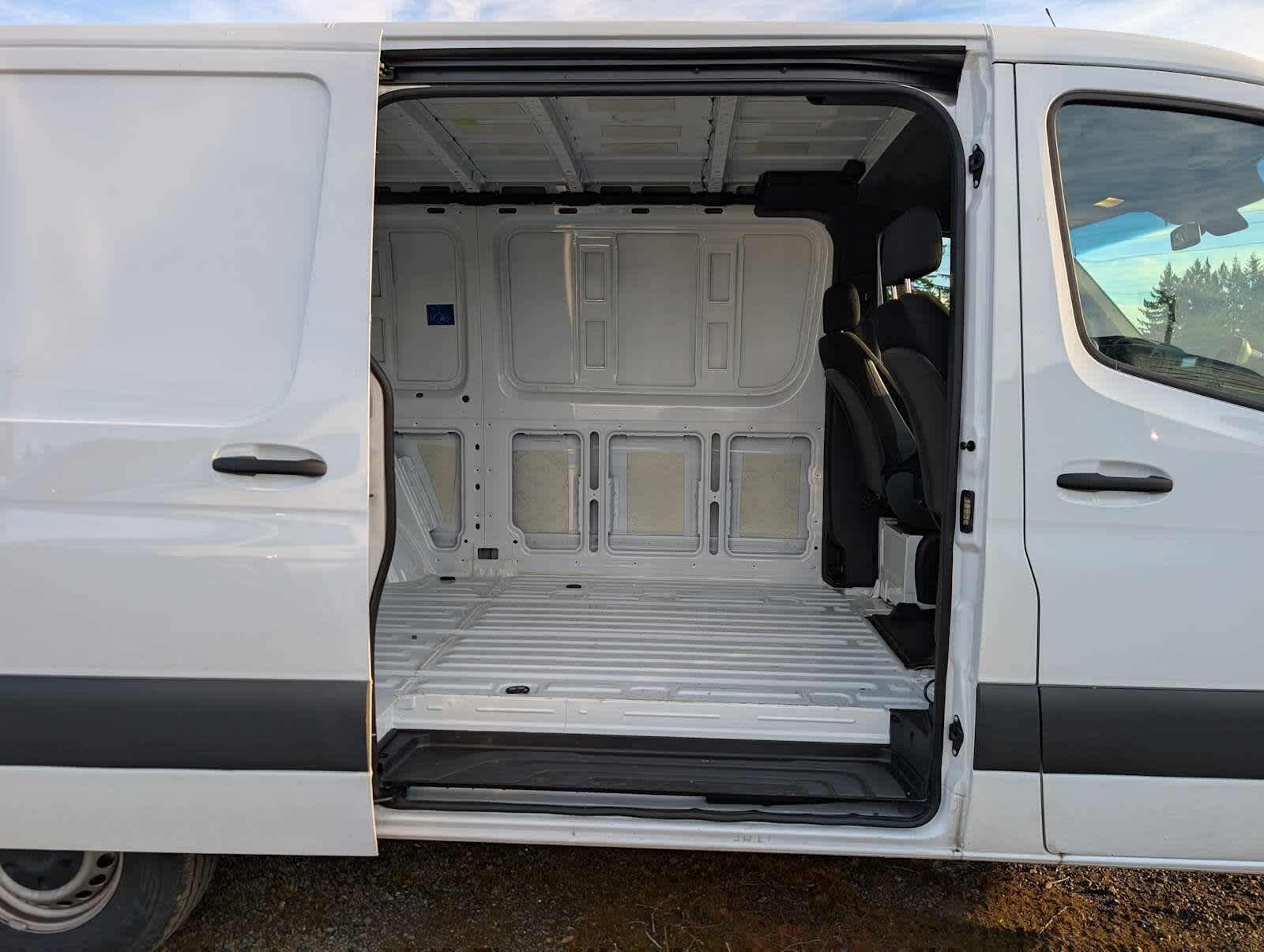 2025 Mercedes-Benz Sprinter Cargo Van 2500 Standard Roof I4 Diesel 144 RWD