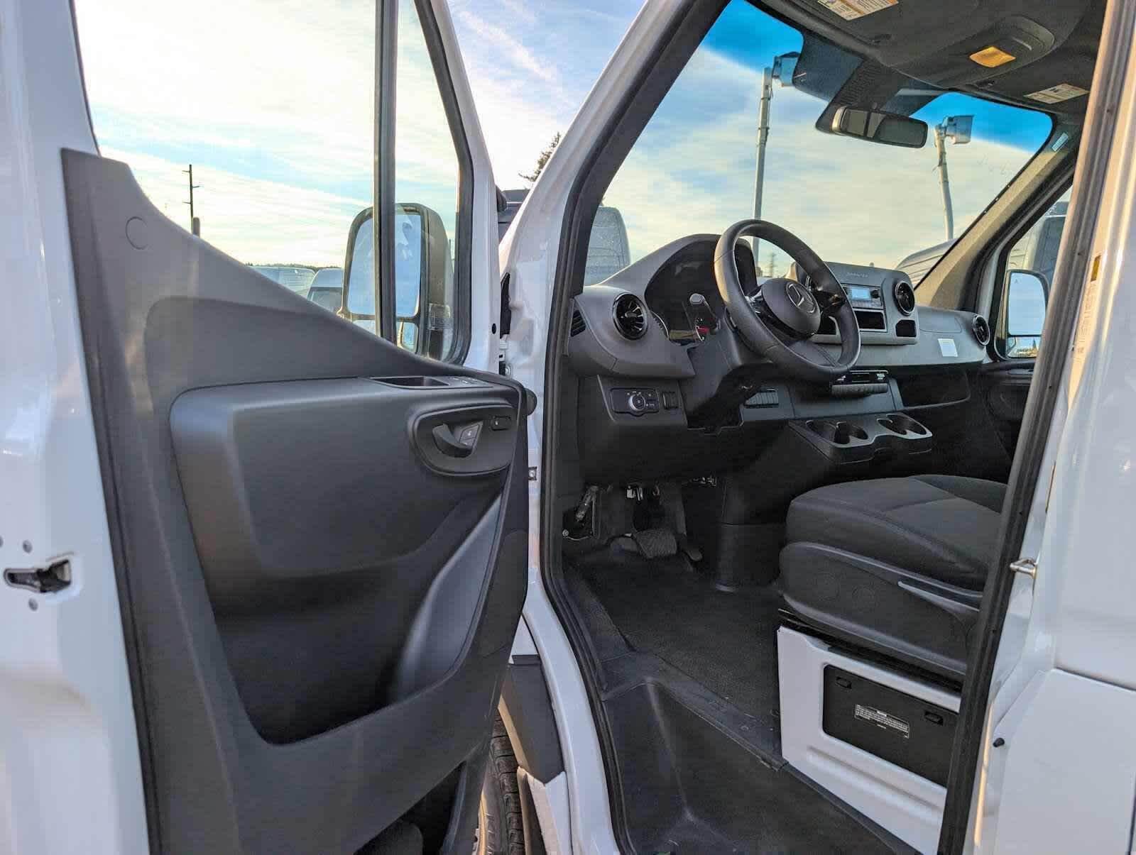 2025 Mercedes-Benz Sprinter Cargo Van 2500 Standard Roof I4 Diesel 144 RWD