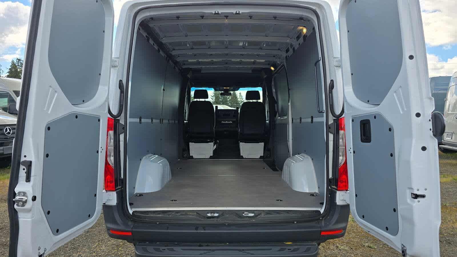 2025 Mercedes-Benz Sprinter Cargo Van 2500 Standard Roof I4 Diesel 144 RWD