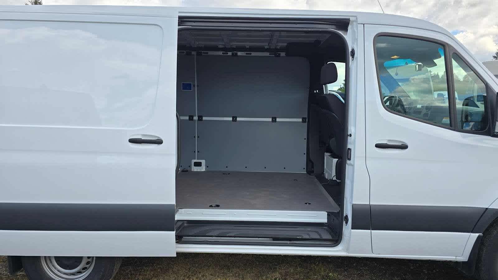 2025 Mercedes-Benz Sprinter Cargo Van 2500 Standard Roof I4 Diesel 144 RWD