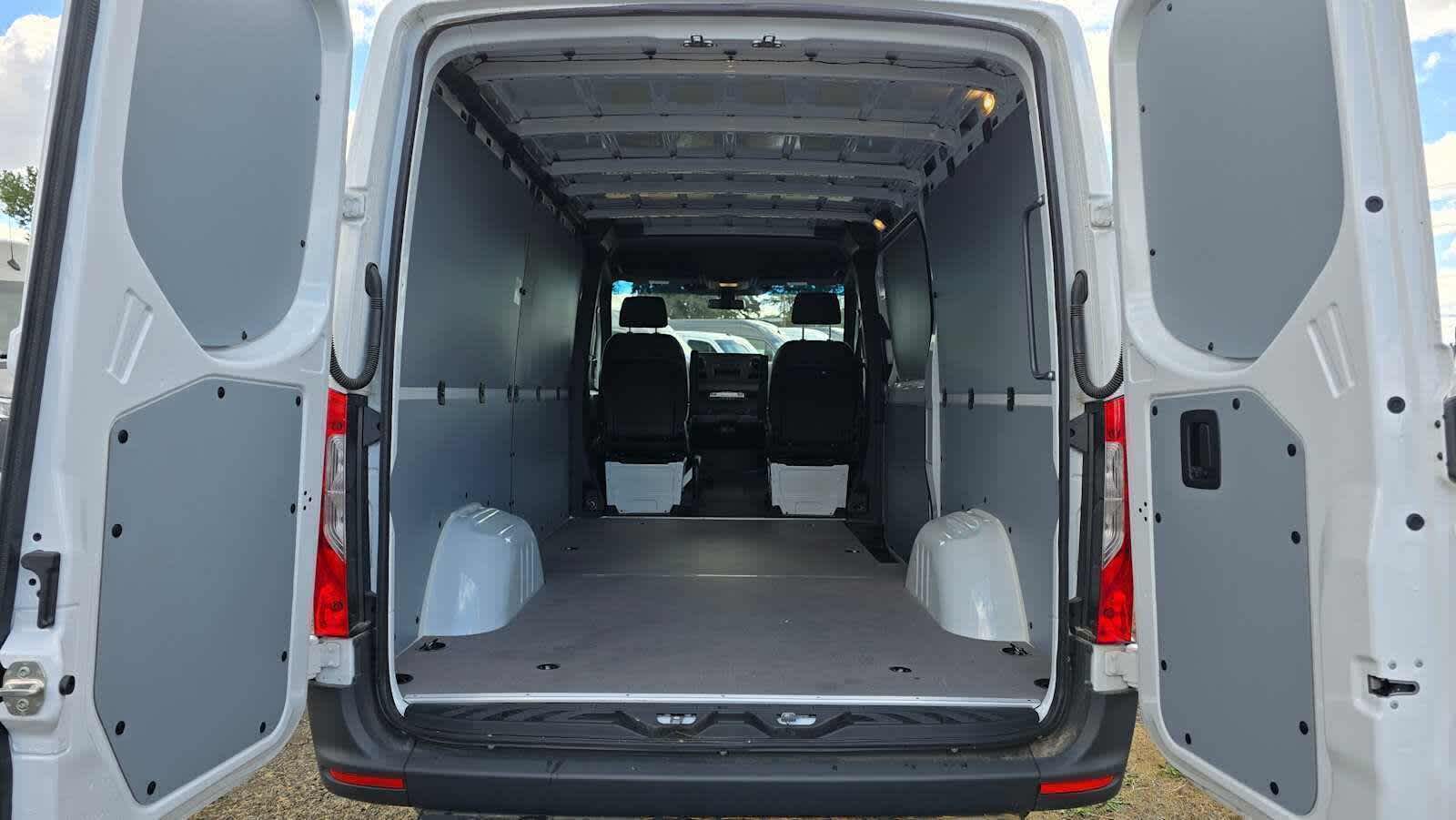 2025 Mercedes-Benz Sprinter Cargo Van 2500 Standard Roof I4 Diesel 144 RWD