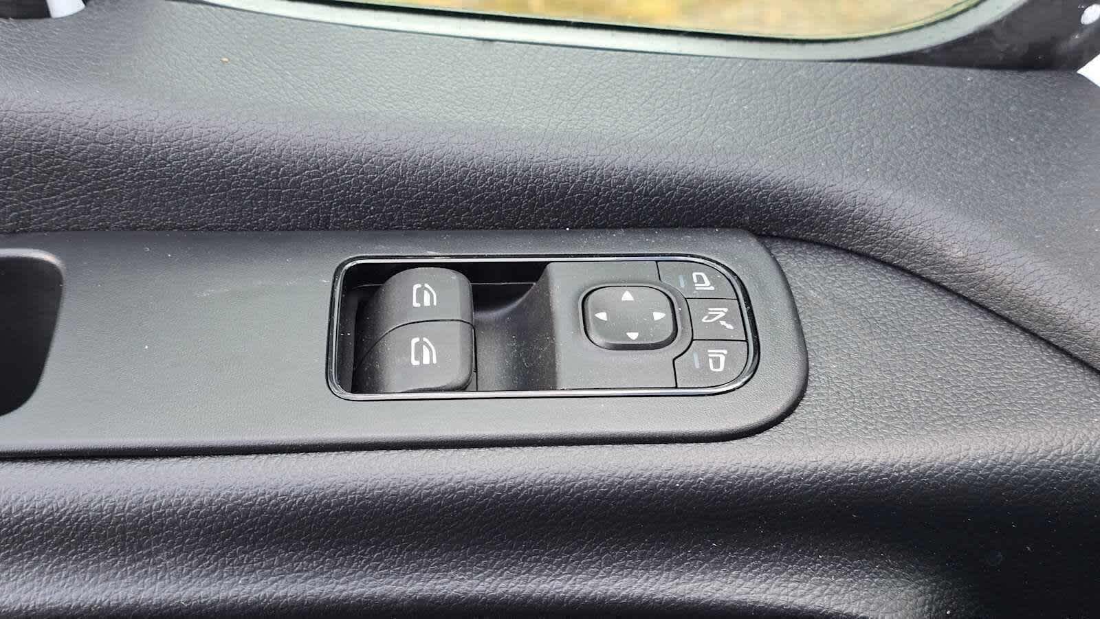 2025 Mercedes-Benz Sprinter Cargo Van 2500 Standard Roof I4 Diesel 144 RWD