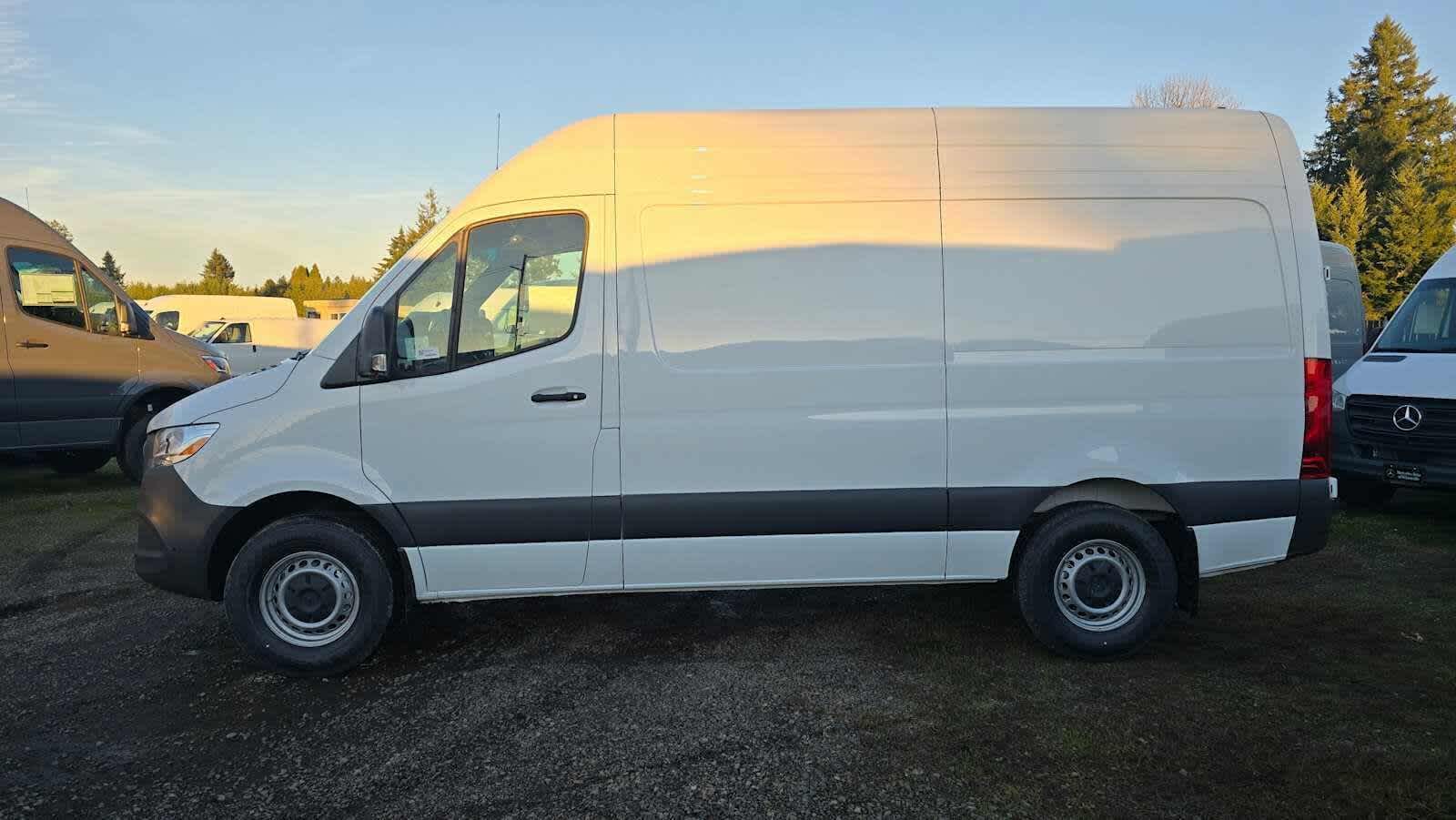 2026 Mercedes-Benz Sprinter 2500 Standard Roof I4 Diesel 144" RWD