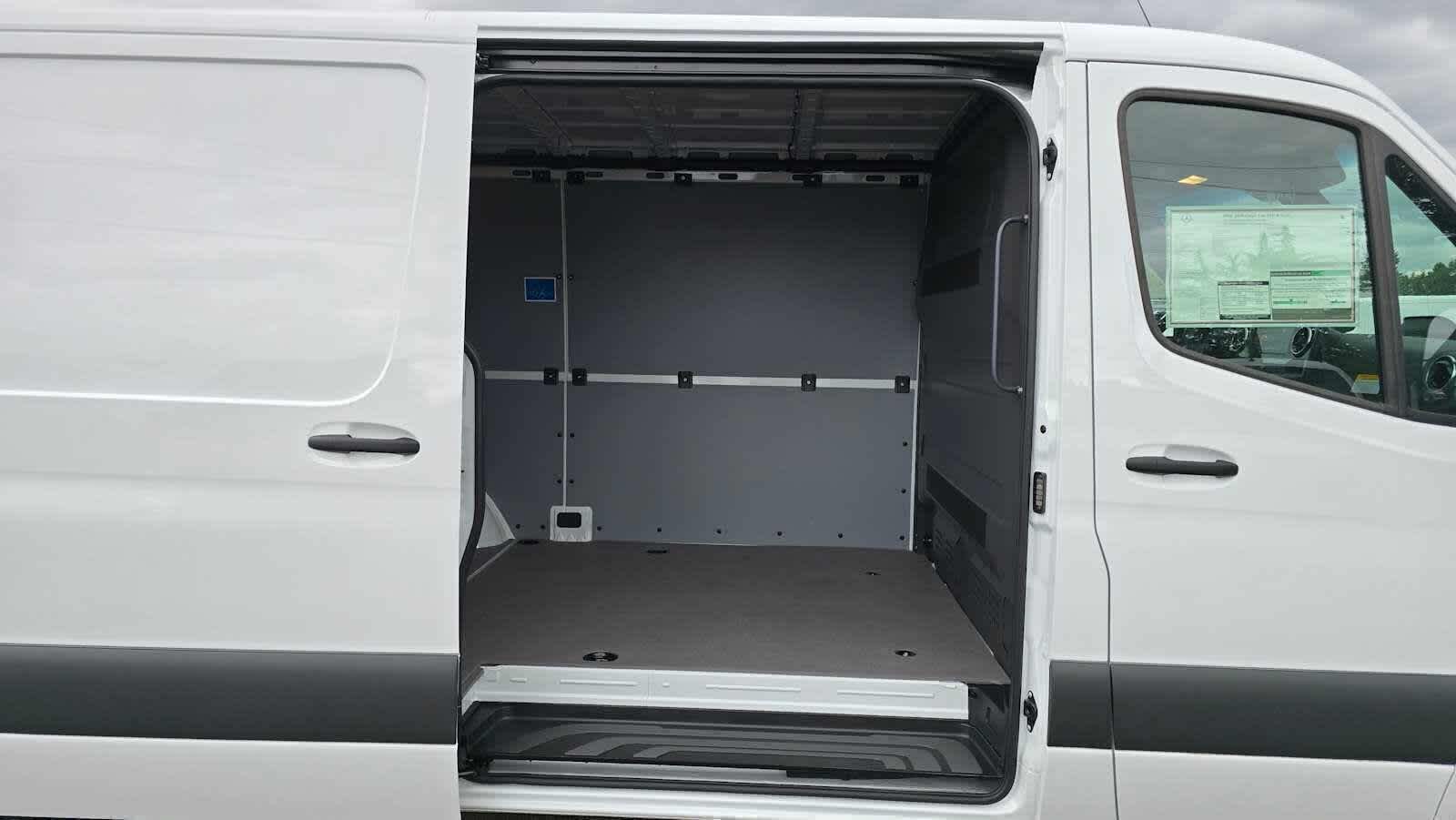 2026 Mercedes-Benz Sprinter 2500 Standard Roof I4 Diesel 144 RWD