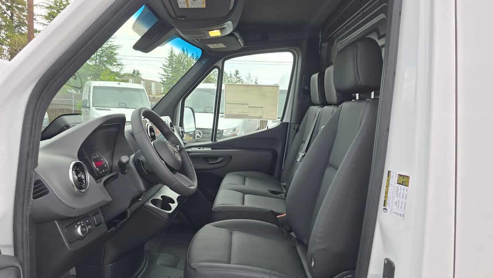 2026 Mercedes-Benz Sprinter 2500 Standard Roof I4 Diesel 144 RWD