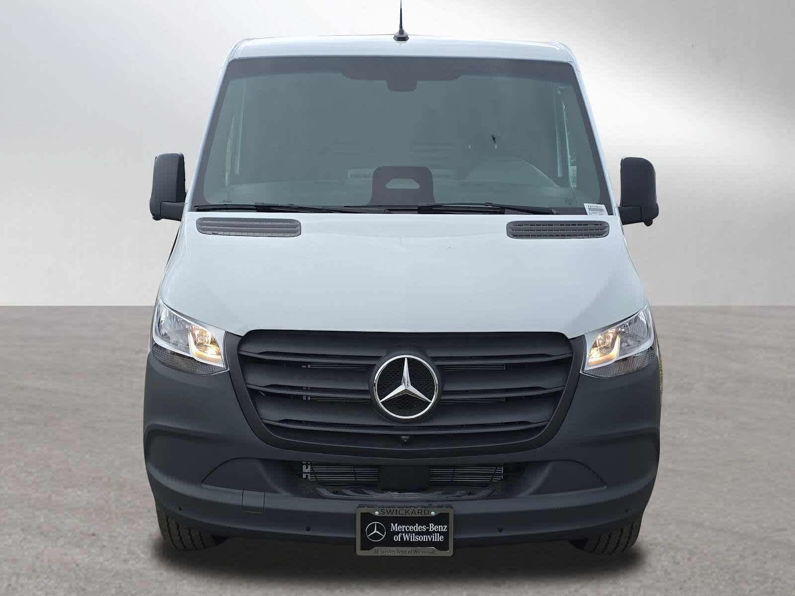 2026 Mercedes-Benz Sprinter 2500 Standard Roof I4 Diesel 144 RWD