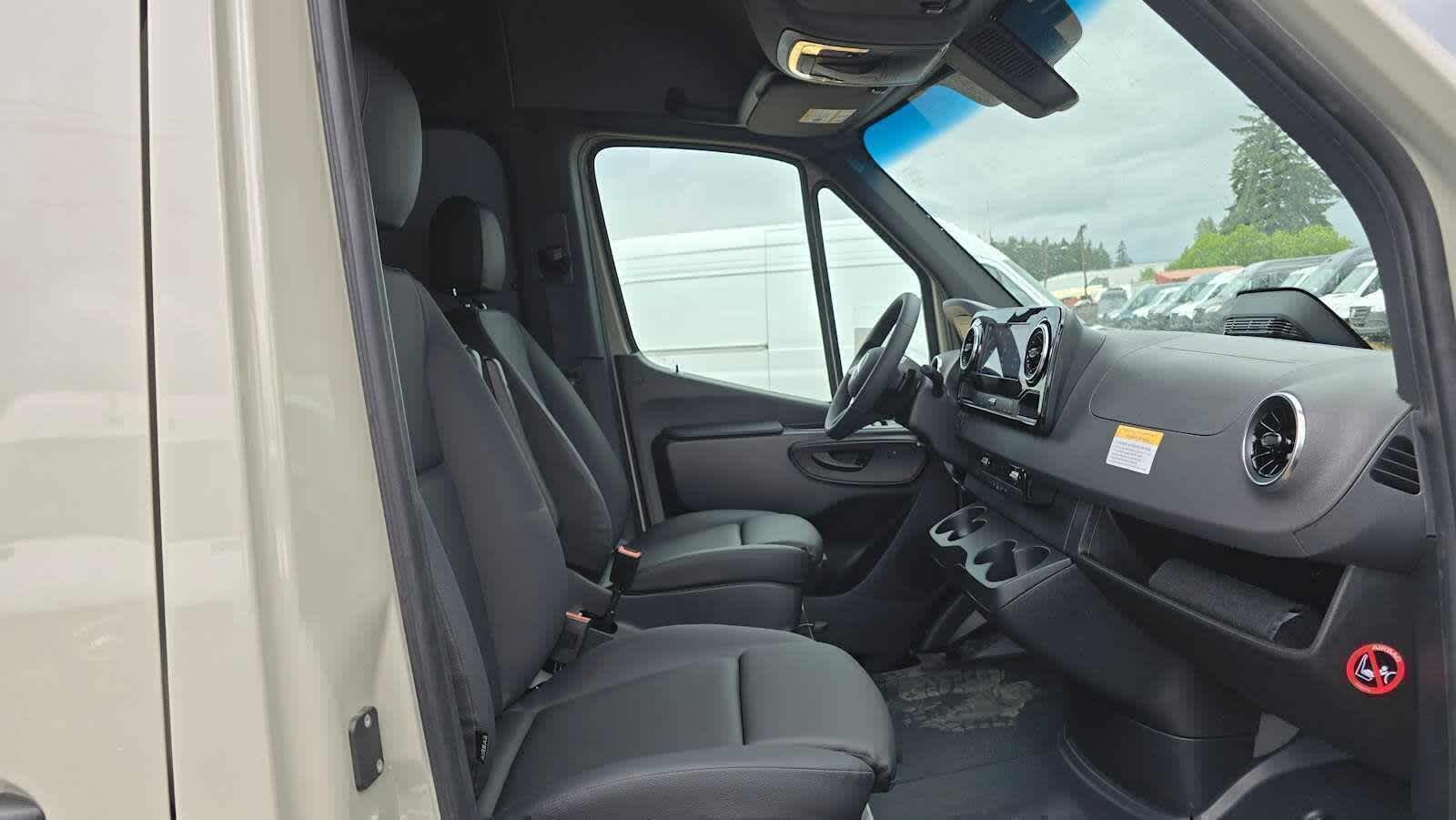 2026 Mercedes-Benz Sprinter 2500 Standard Roof I4 Diesel 144 RWD