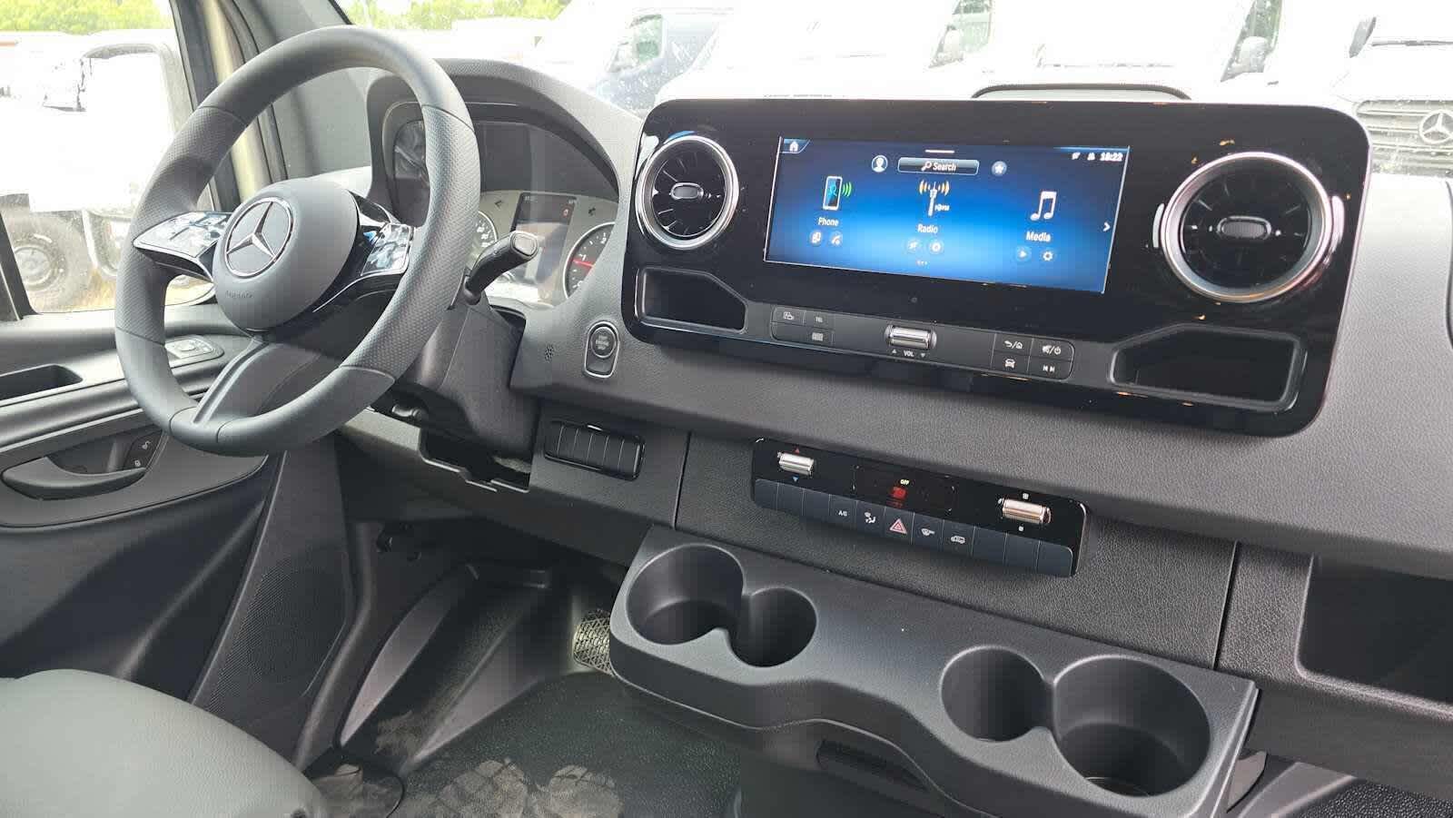 2026 Mercedes-Benz Sprinter 2500 Standard Roof I4 Diesel 144 RWD