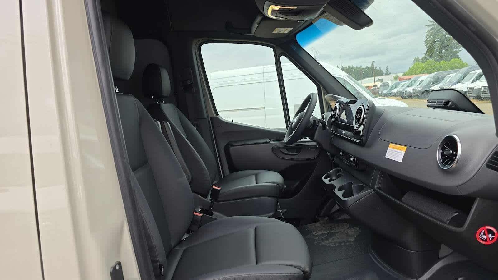 2026 Mercedes-Benz Sprinter 2500 Standard Roof I4 Diesel 144 RWD