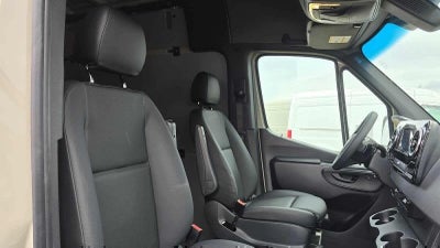 2026 Mercedes-Benz Sprinter 2500 Standard Roof I4 Diesel 144 RWD