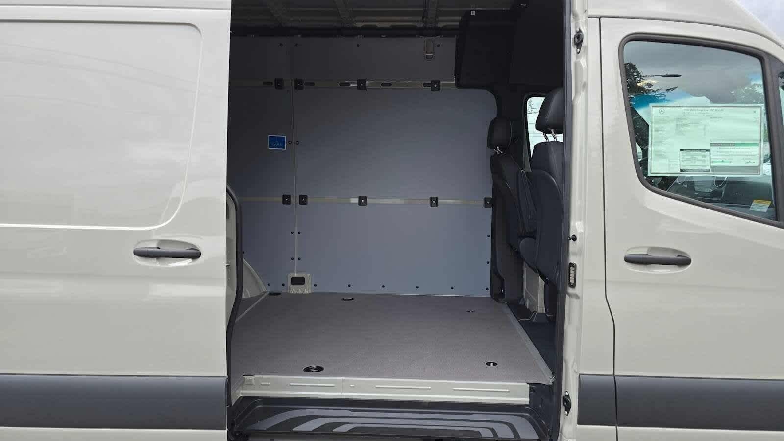 2026 Mercedes-Benz Sprinter 2500 Standard Roof I4 Diesel 144 RWD