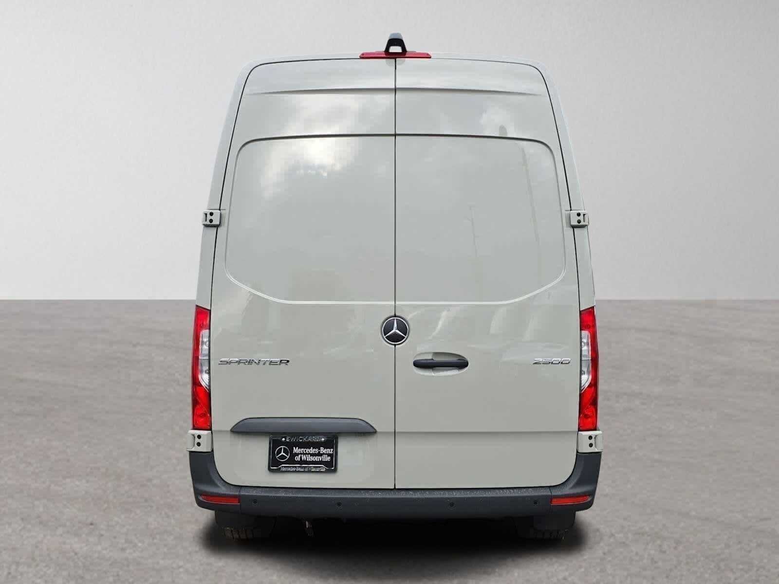 2026 Mercedes-Benz Sprinter 2500 Standard Roof I4 Diesel 144 RWD