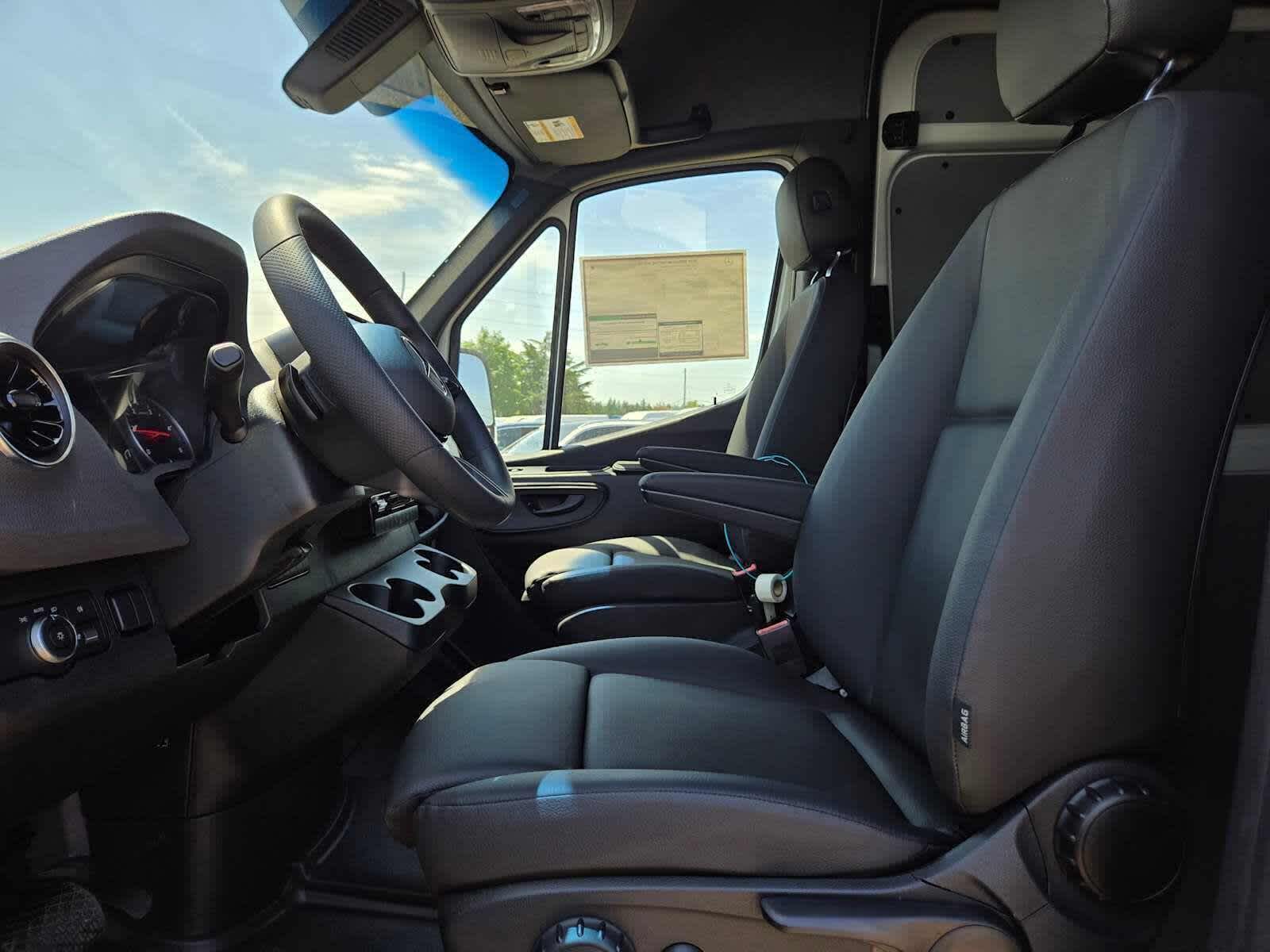 2026 Mercedes-Benz Sprinter 2500 Standard Roof I4 Diesel 144 RWD