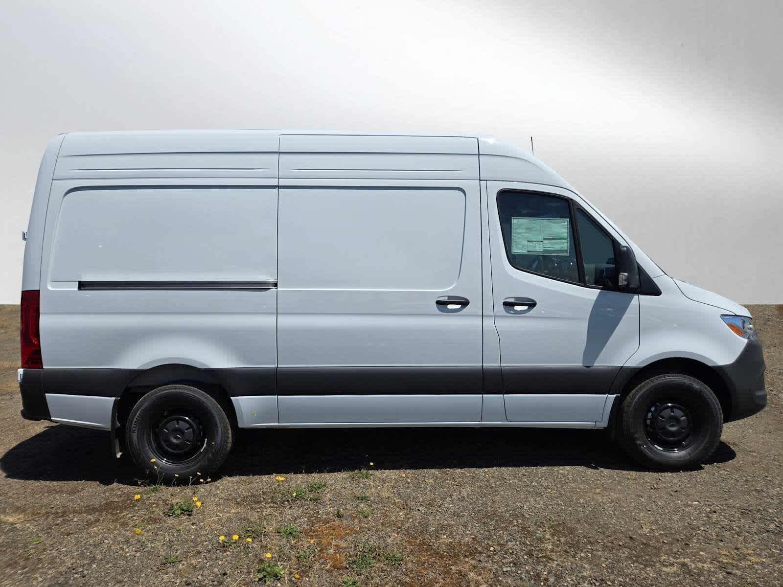2026 Mercedes-Benz Sprinter 2500 Standard Roof I4 Diesel 144 RWD