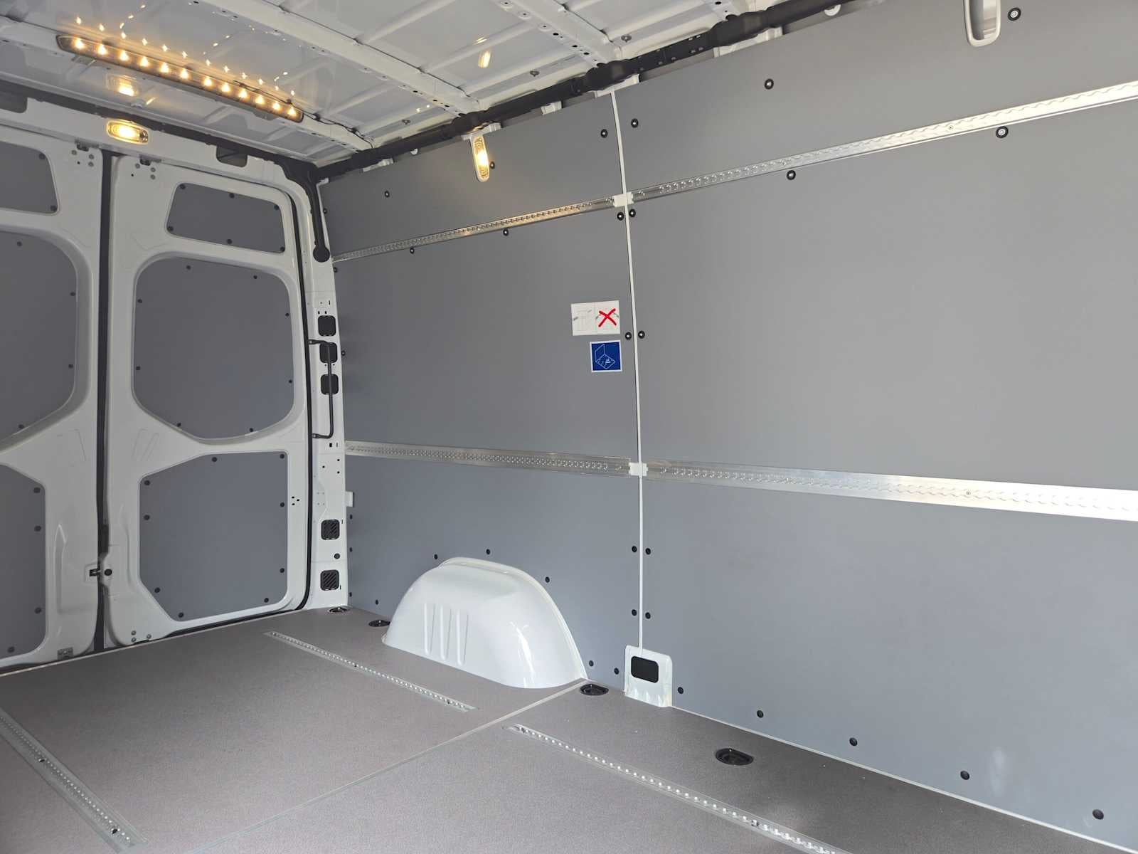 2026 Mercedes-Benz Sprinter Cargo 2500 Standard Roof I4 Diesel 144 RWD