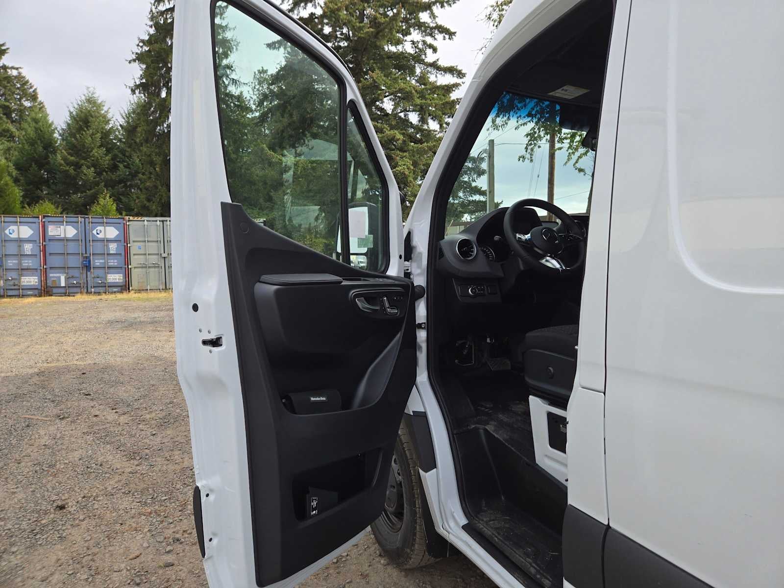 2026 Mercedes-Benz Sprinter Cargo 2500 Standard Roof I4 Diesel 144 RWD