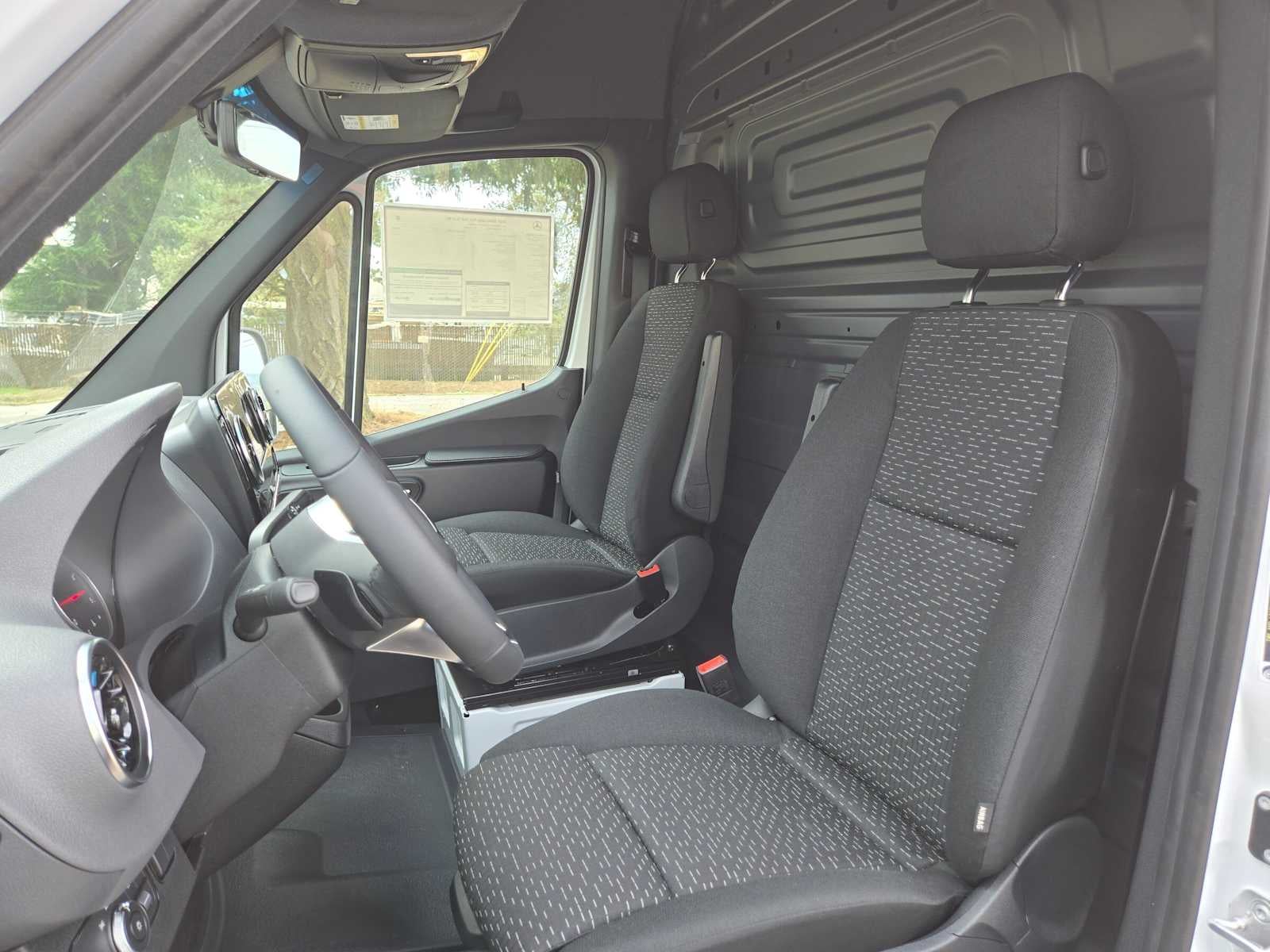 2026 Mercedes-Benz Sprinter Cargo 2500 Standard Roof I4 Diesel 144 RWD