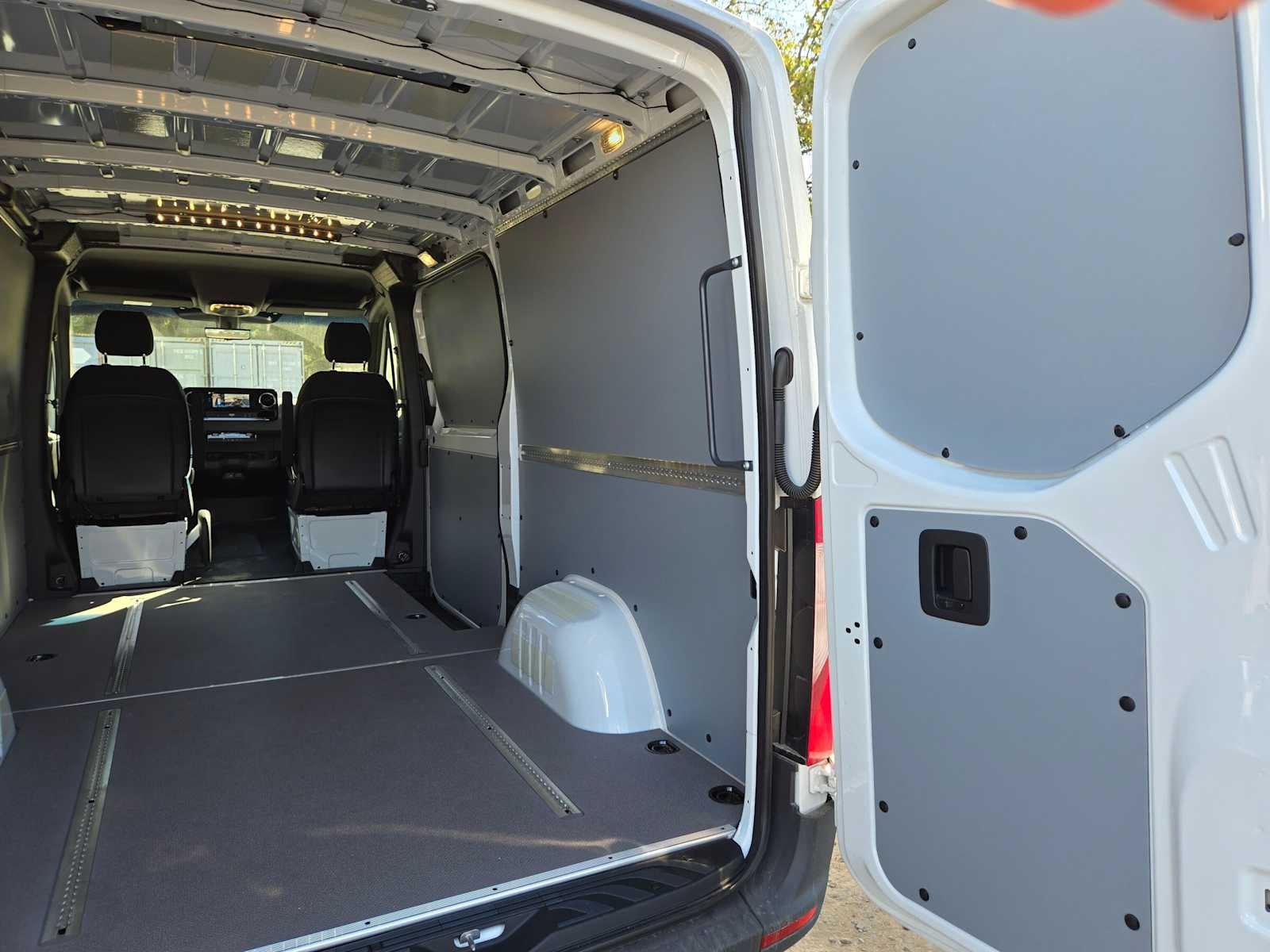 2026 Mercedes-Benz Sprinter Cargo 2500 Standard Roof I4 Diesel 144 RWD