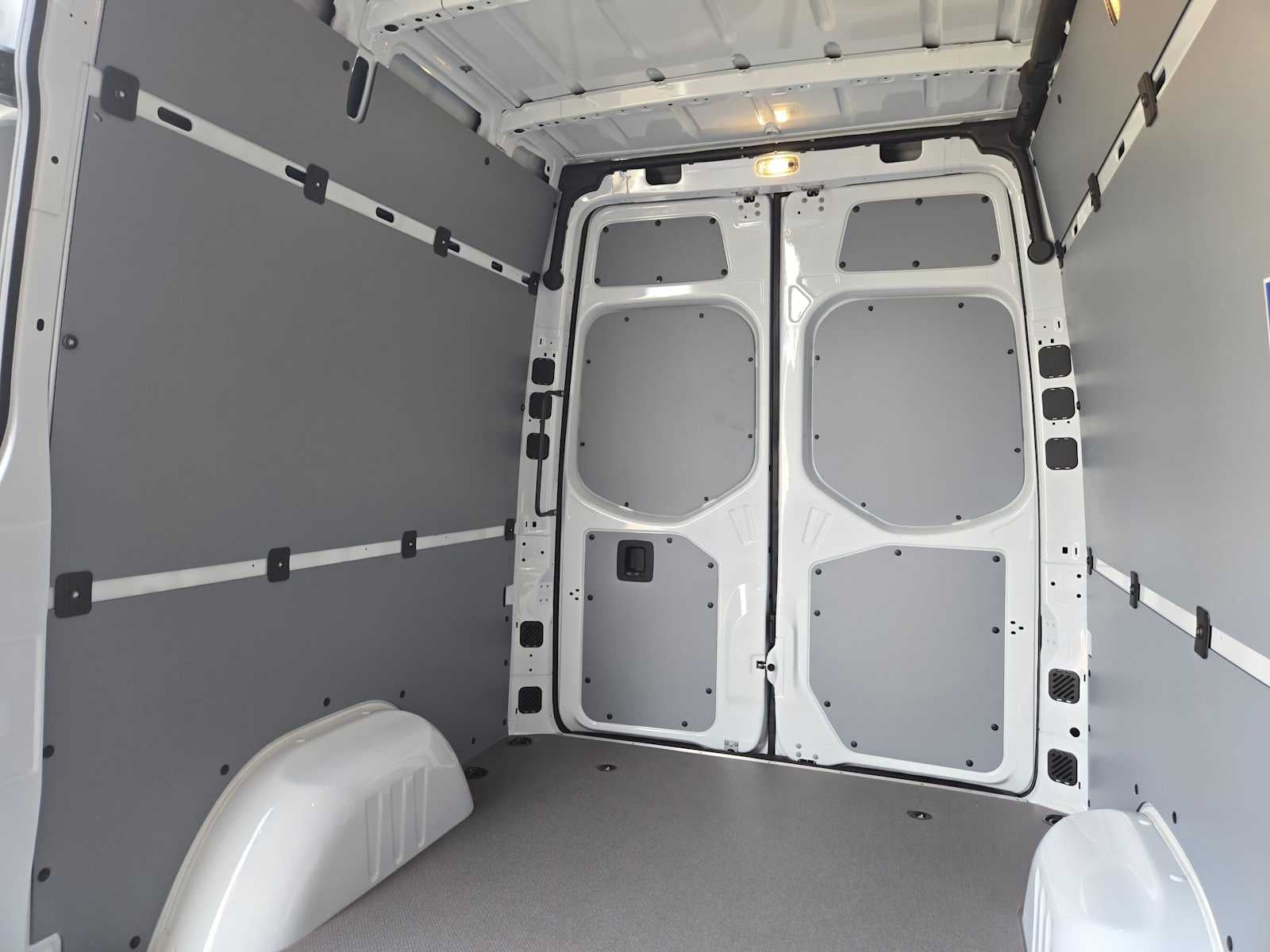 2026 Mercedes-Benz Sprinter Cargo 2500 Standard Roof I4 Diesel 144 RWD